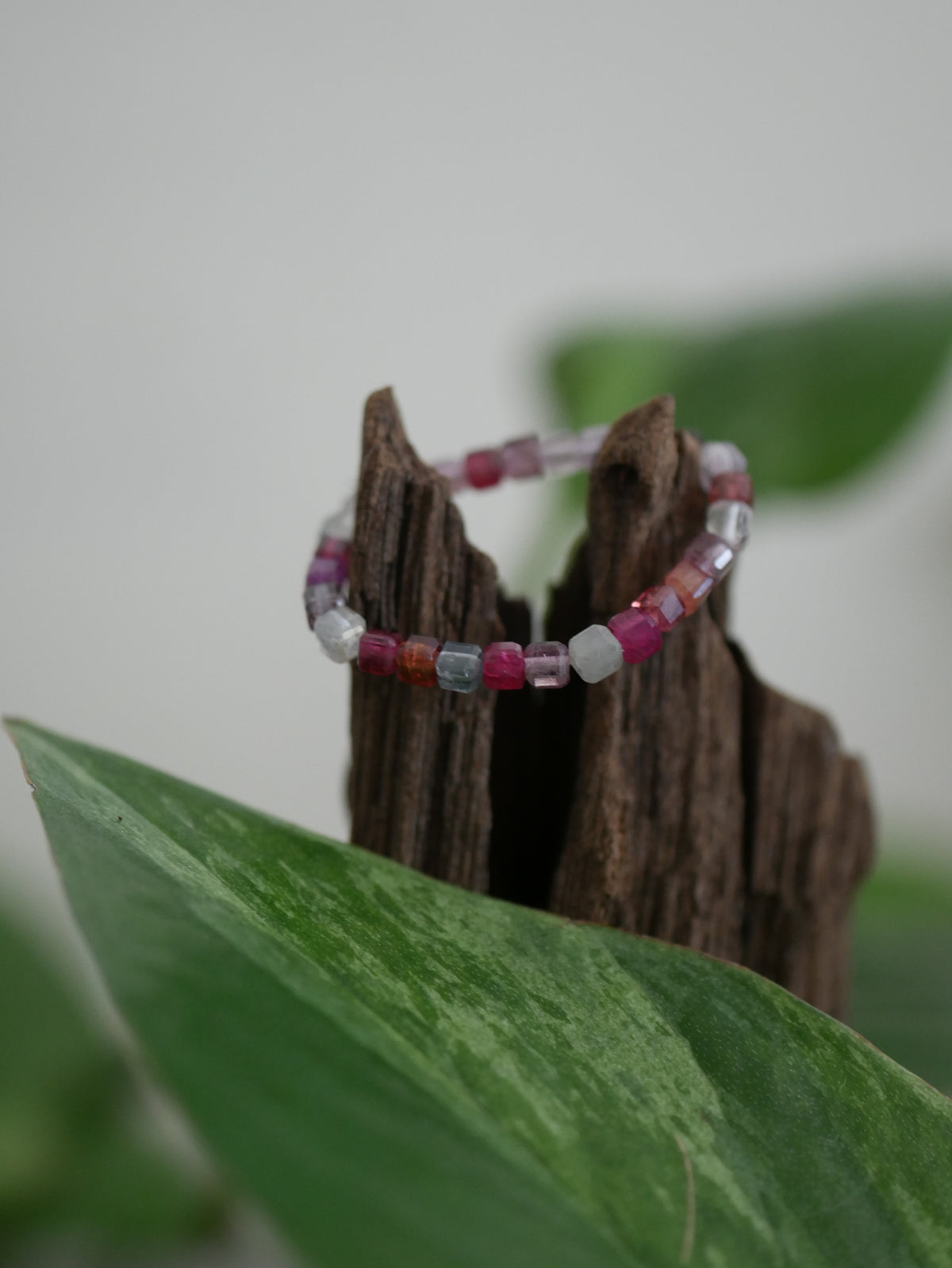 "Acara" - Ring aus Spinell